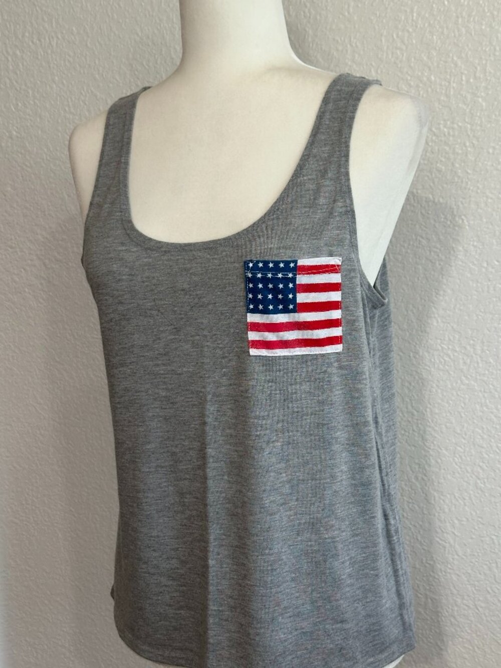 Fifth Sun American Flag Tank Top Women’s Large Gray Patriotic Graphic Sleeveless